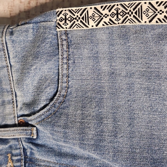 Lucky Brand Relaxed Taper W/ Side Stripe Jean In Sunbathe Ct. - Picture 6 of 11